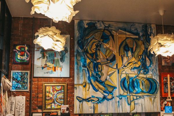 «Наша галерея — Ваш дом»: Макс Смолов о галерее CABINET ABSTRACT и её проектах